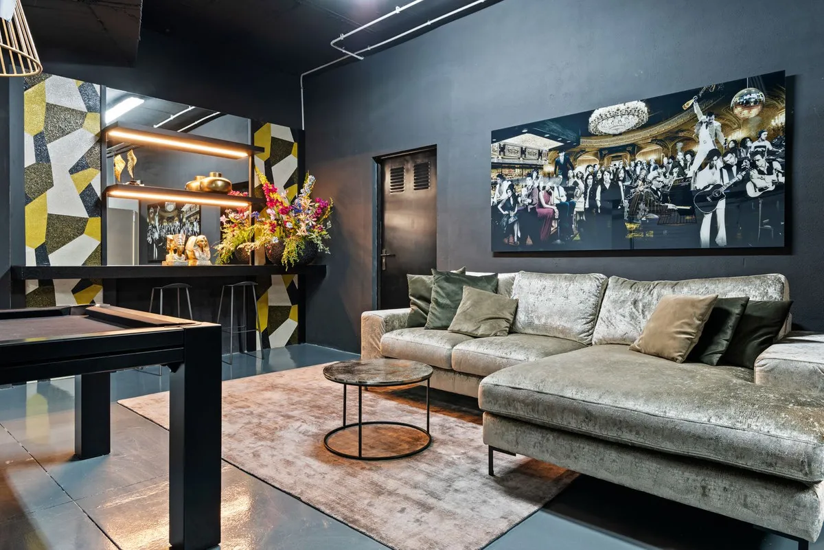 1f1f6da2-e6e4-4a2b-b461-5e44af1db121