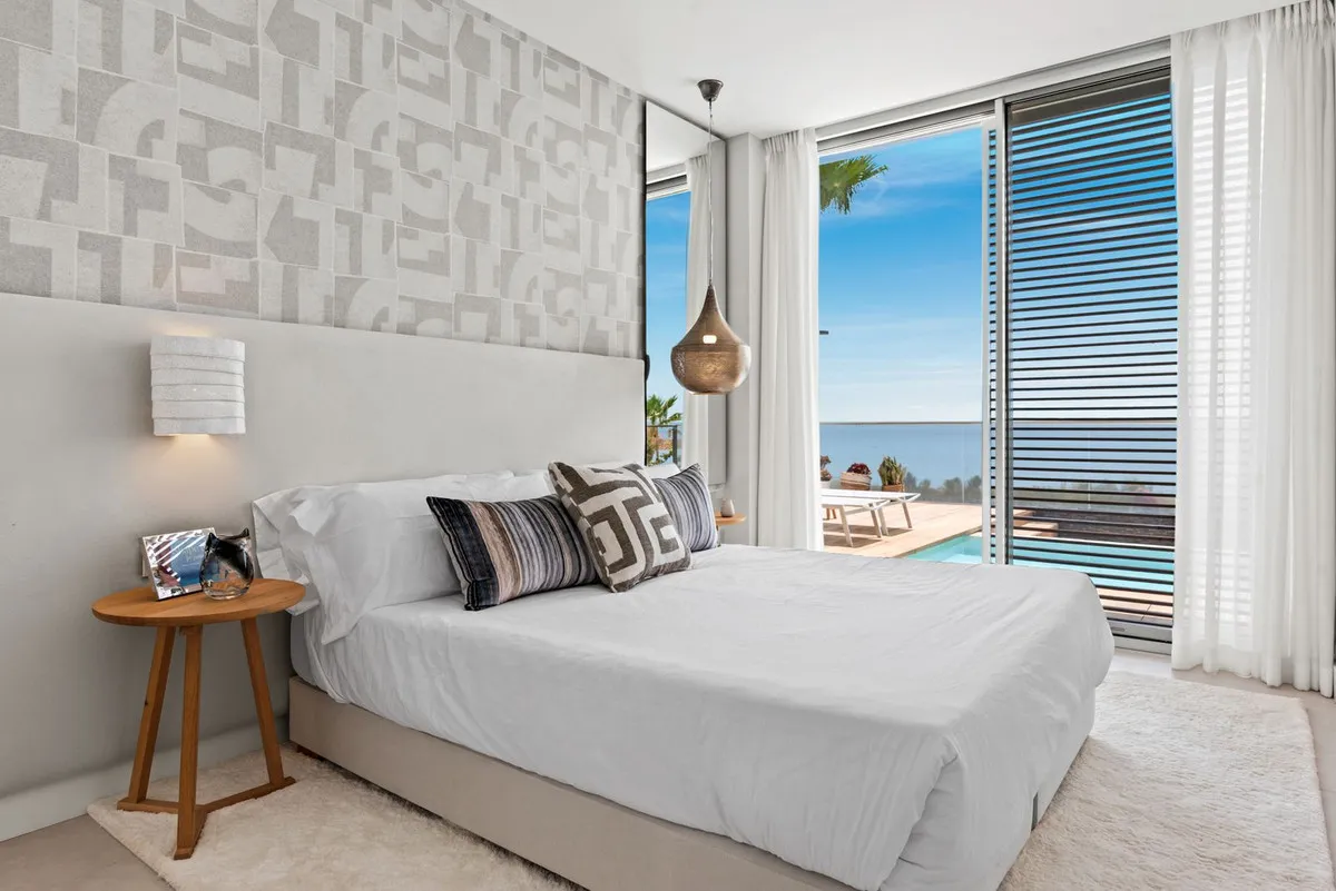 733c0ef5-e305-4ad4-b9ed-8f51eea864f4