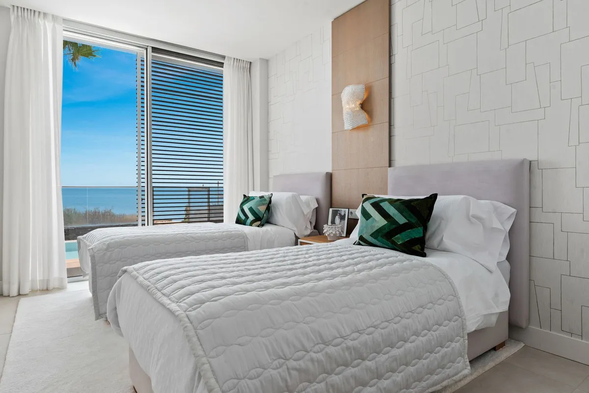 a3379a91-5432-4c60-8335-07597c4c6c4a