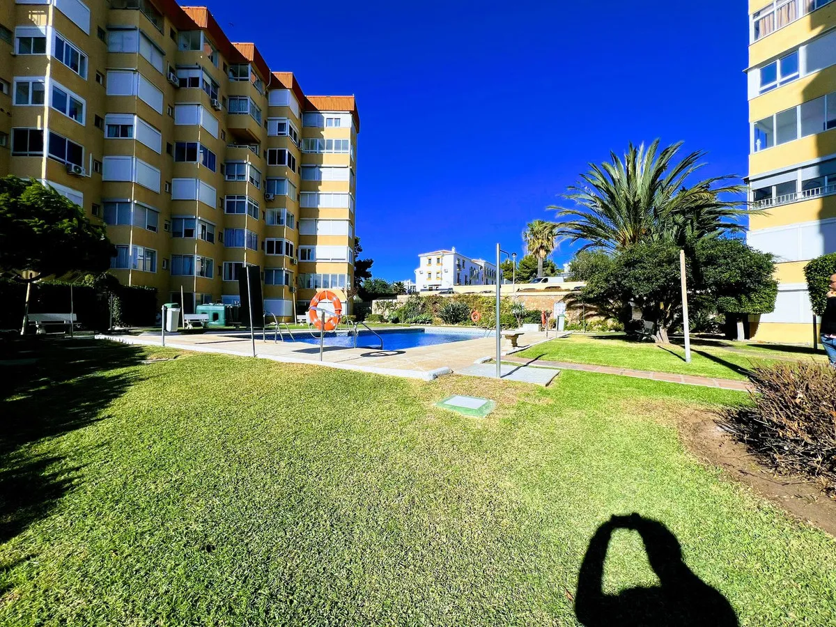 83b0e7b7-85ad-4f45-8d88-b98715663367