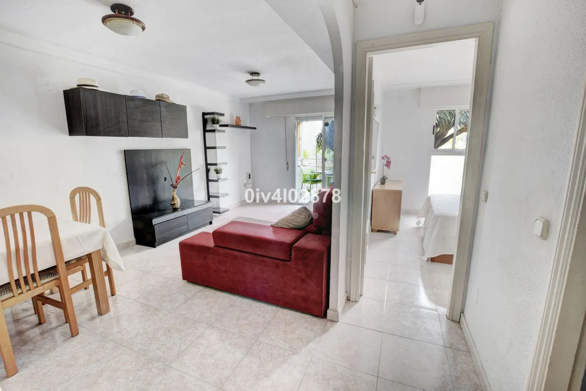 6e7dc841-cc90-433f-8417-2633572d9d67