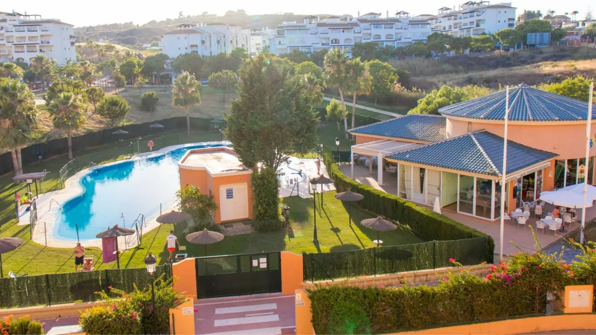 bb8a110b-4f67-49b9-a178-dfae1678b04c