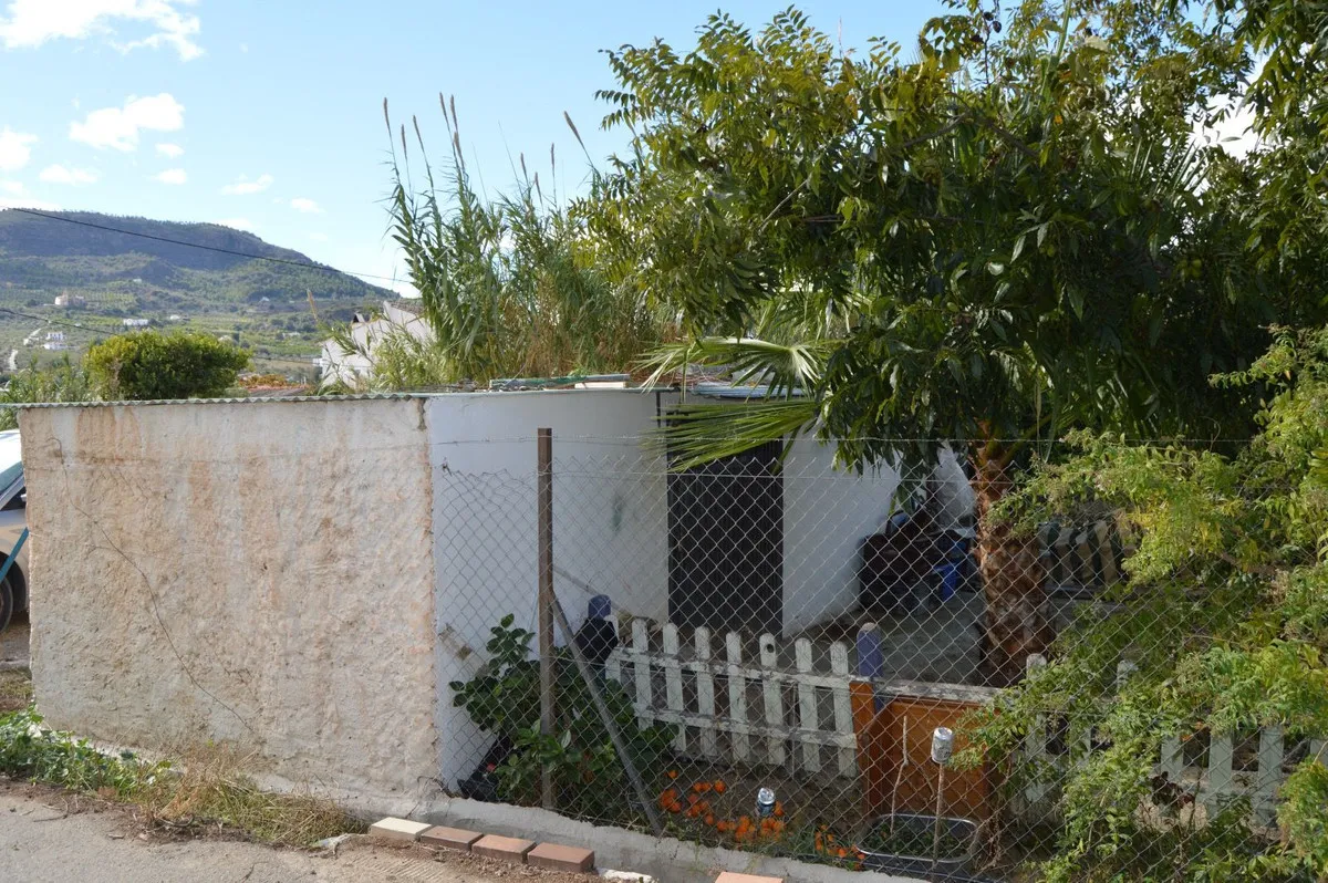 b95cf03f-da72-442b-9f4f-78f40e6f216d