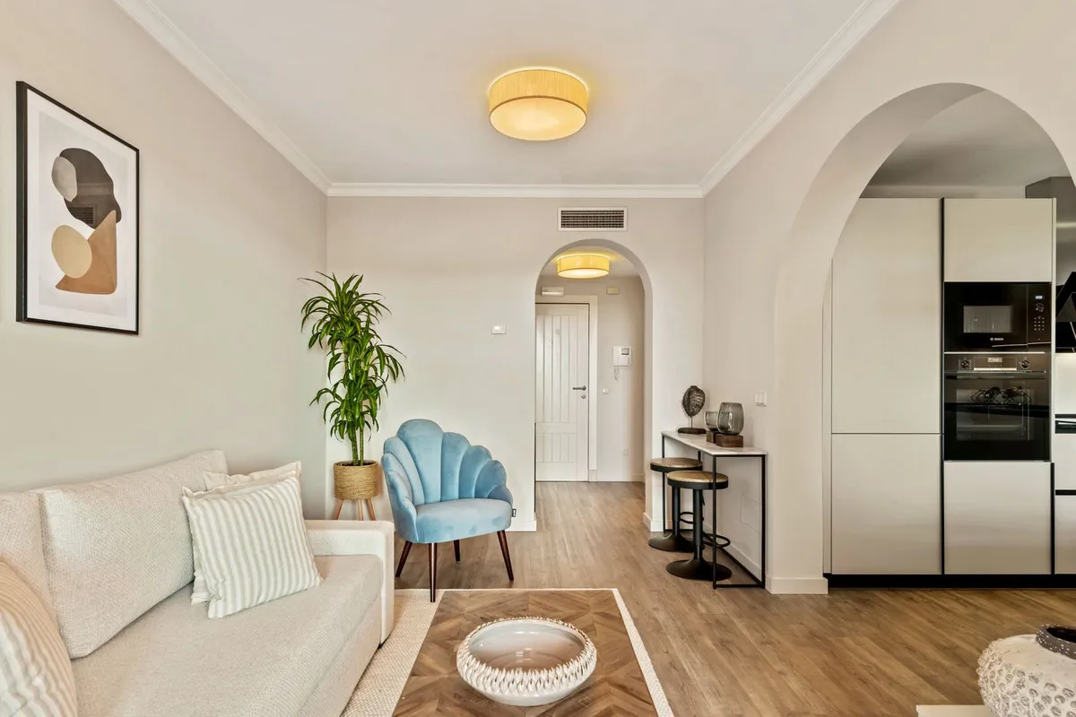 6ec00090-62aa-4e40-9674-93f9632696d0