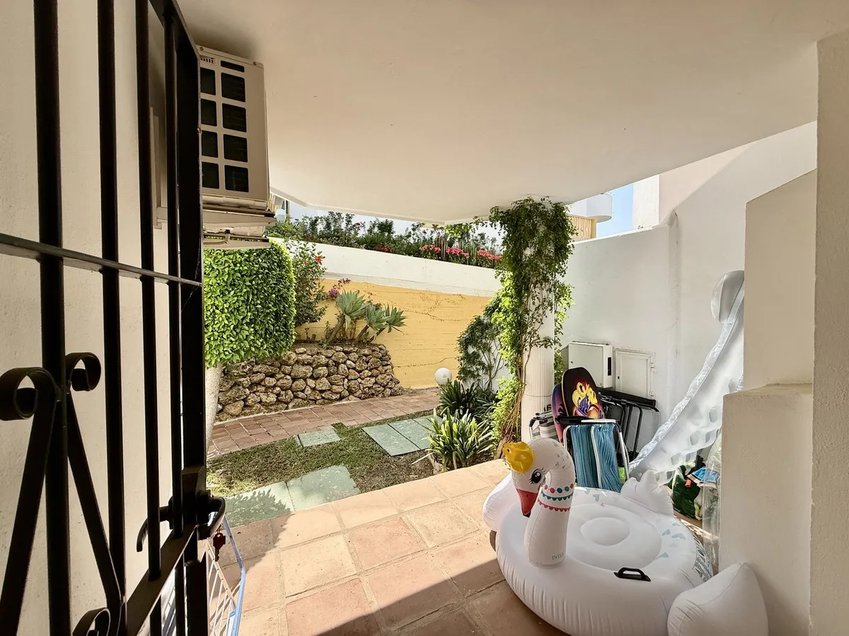 a830b075-9fdd-4ee7-93c9-6f0b95e6e083