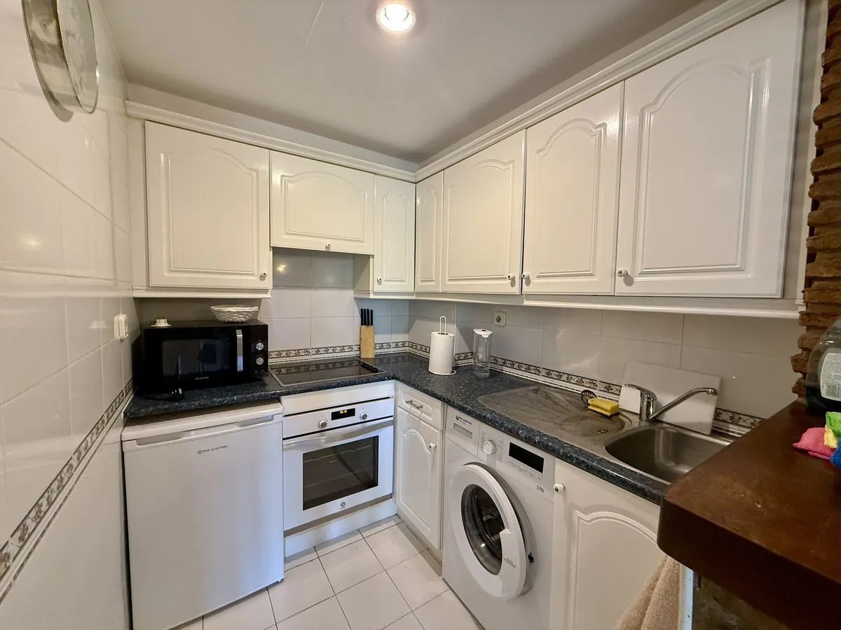 aa409ea0-508c-47ae-927f-c1739435db4c