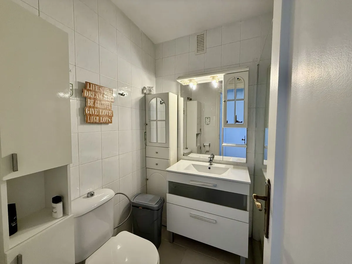 f6e5e0b1-3b1f-4906-a248-5eb8f4401a13