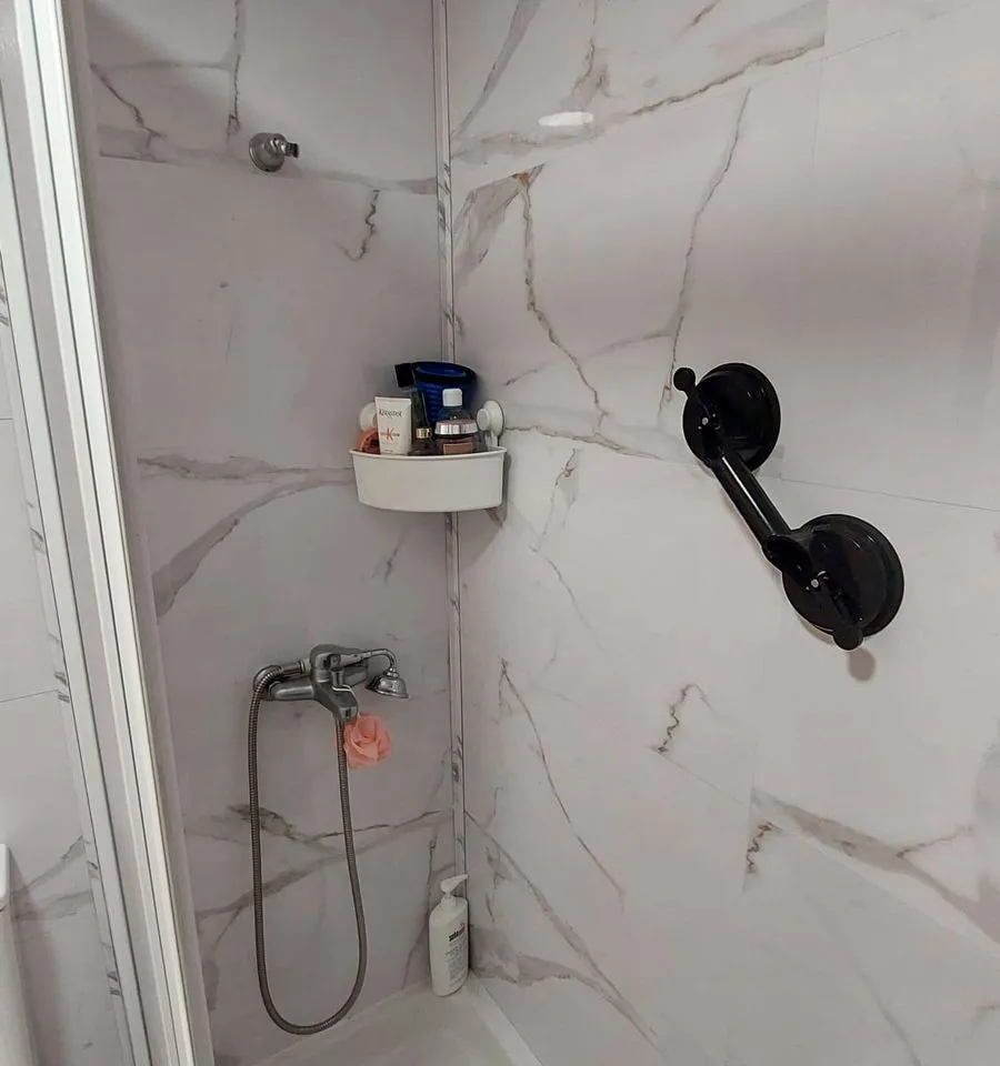 a9bb310e-80db-41b8-aad4-e22ee623739e