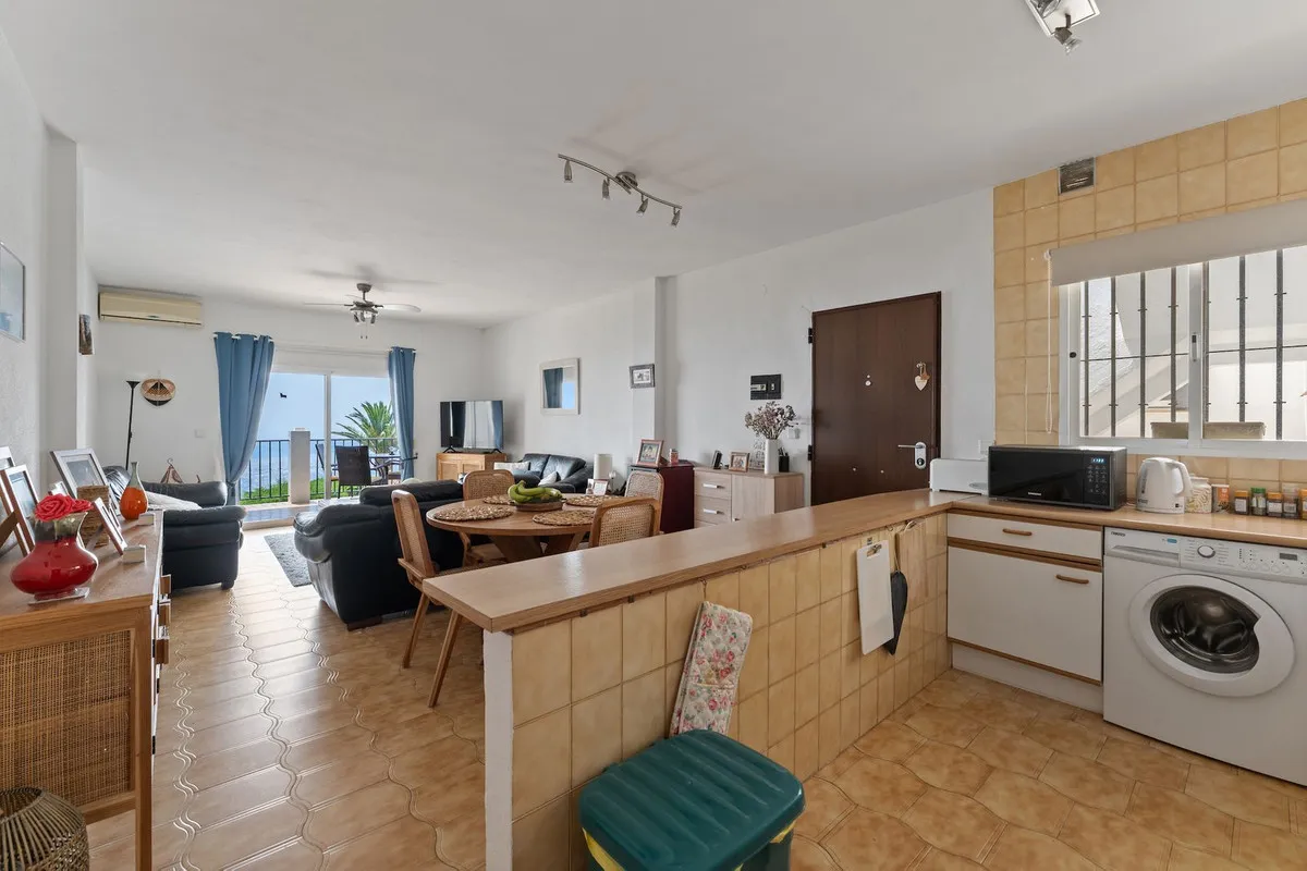 d70514c4-7e9a-491b-9268-218e0ca37da0