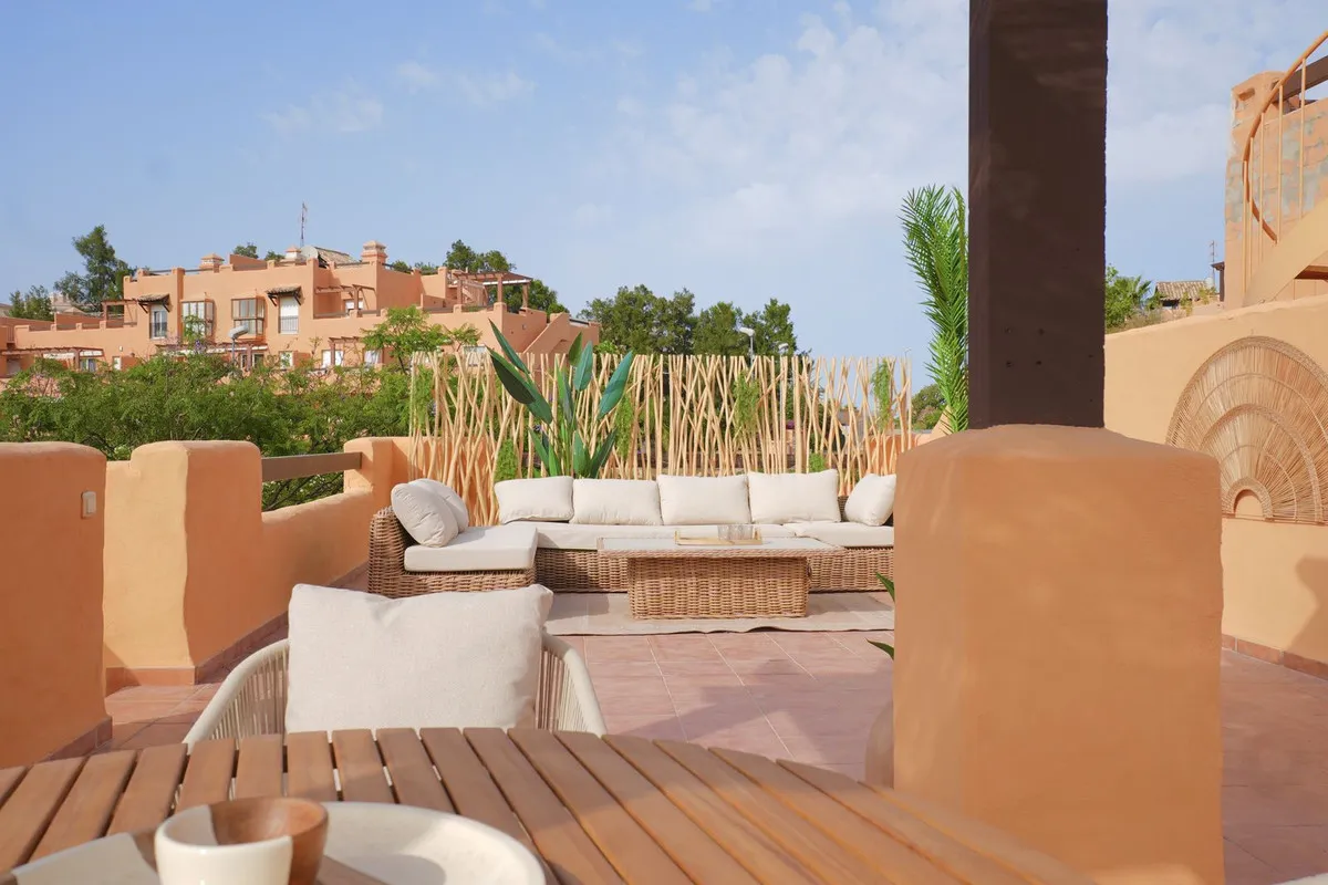 76f93130-7a7a-4c0b-909b-7faa94dd03a5