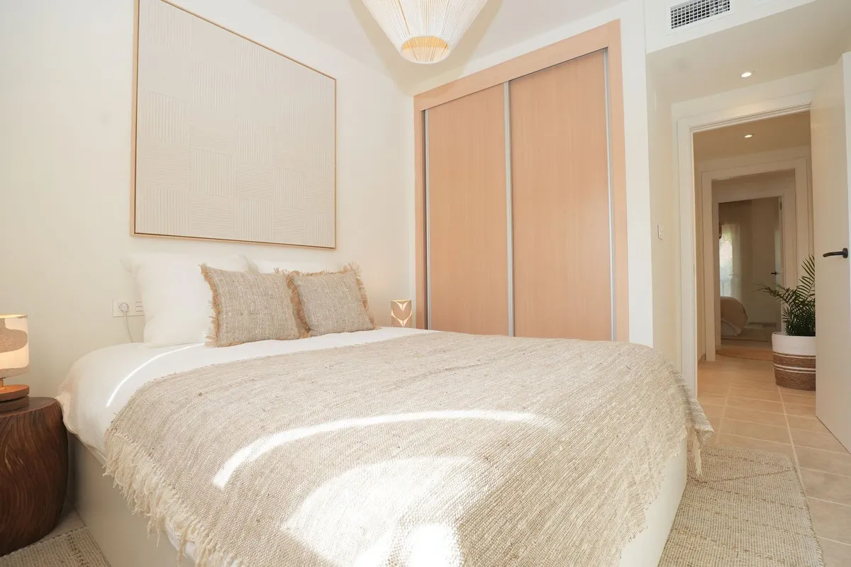 ccccf8c4-e6a8-4307-bdca-47353e31d825