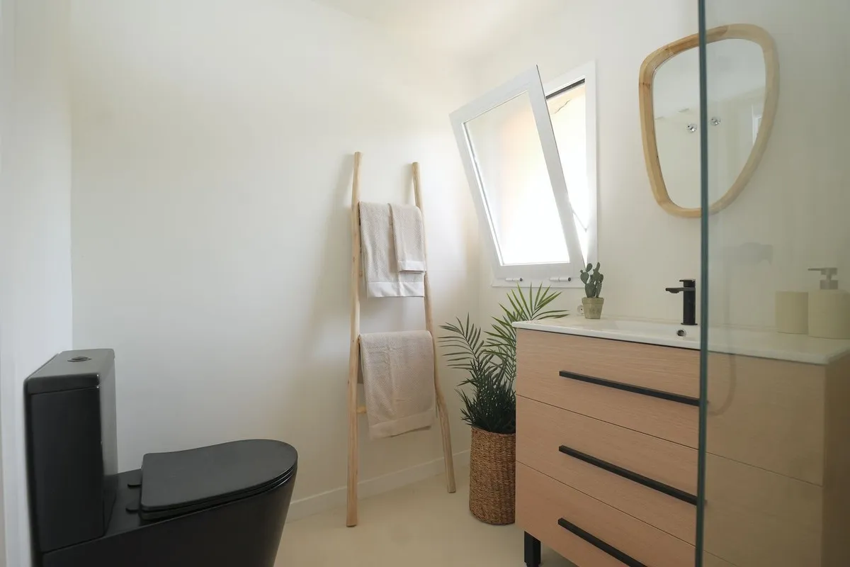 e7f58464-1905-4cba-9214-e8e418529c8f