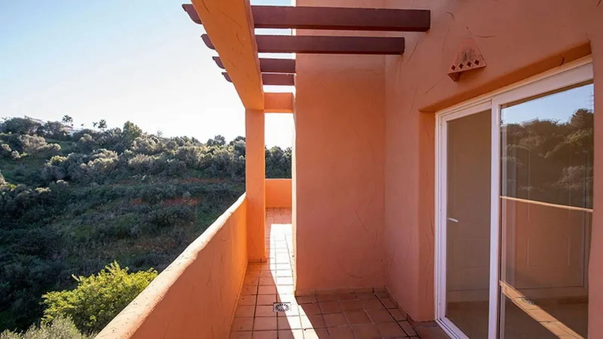 b5074d77-4318-43c4-a8b2-0084289fcad9