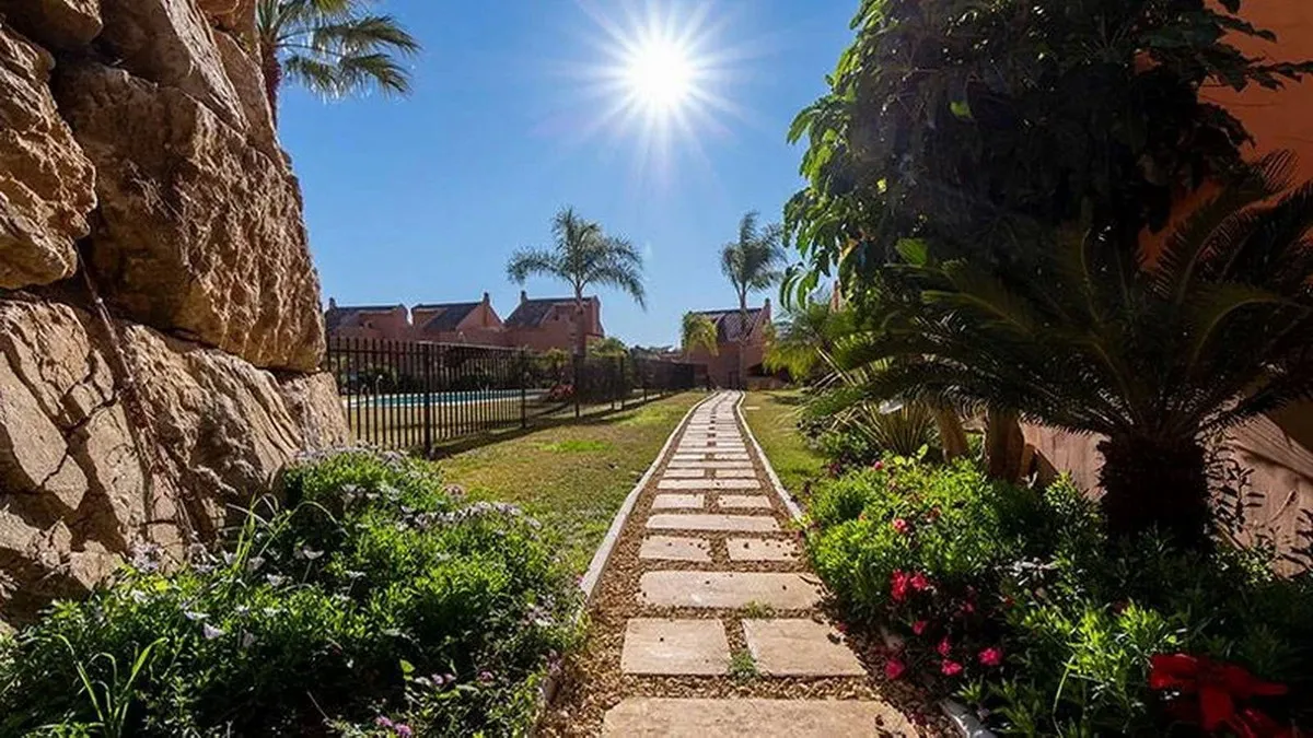 d285e1fe-7999-45c7-8018-fc490aea6431