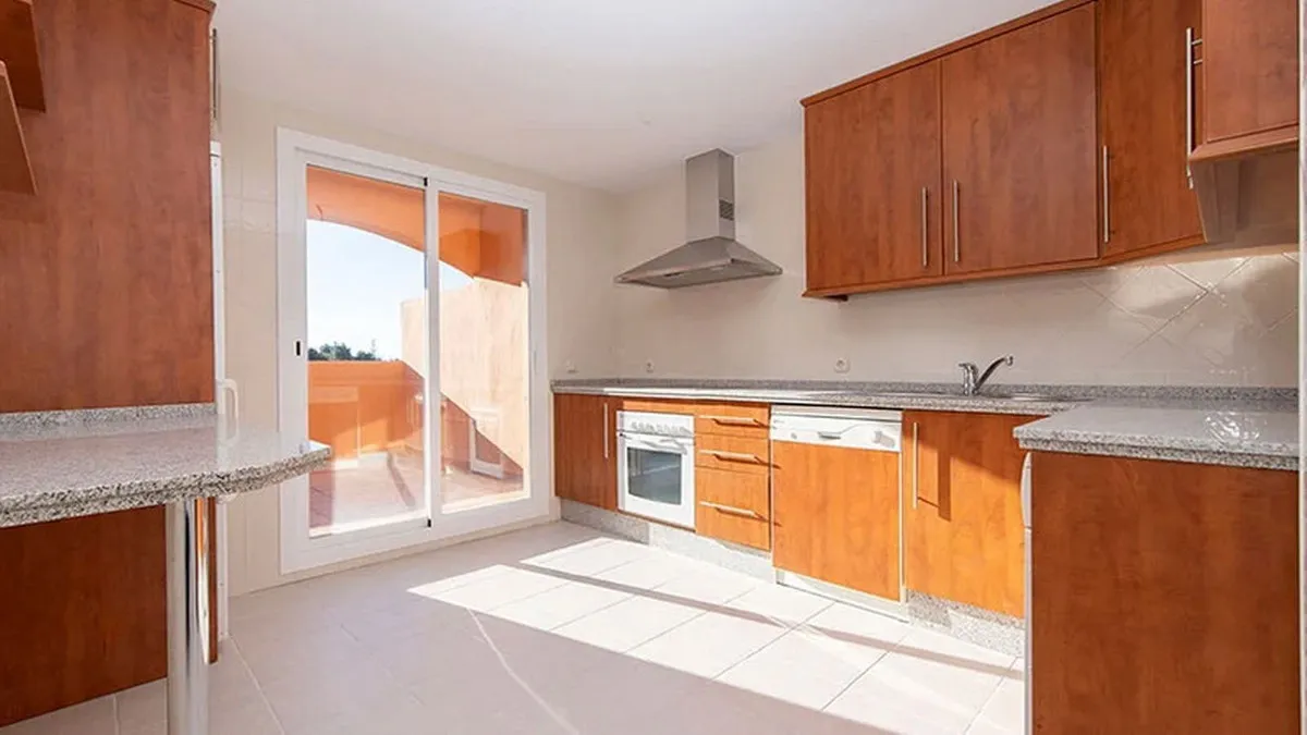 e4b2d332-3665-47b7-9314-1192ee34d0f2