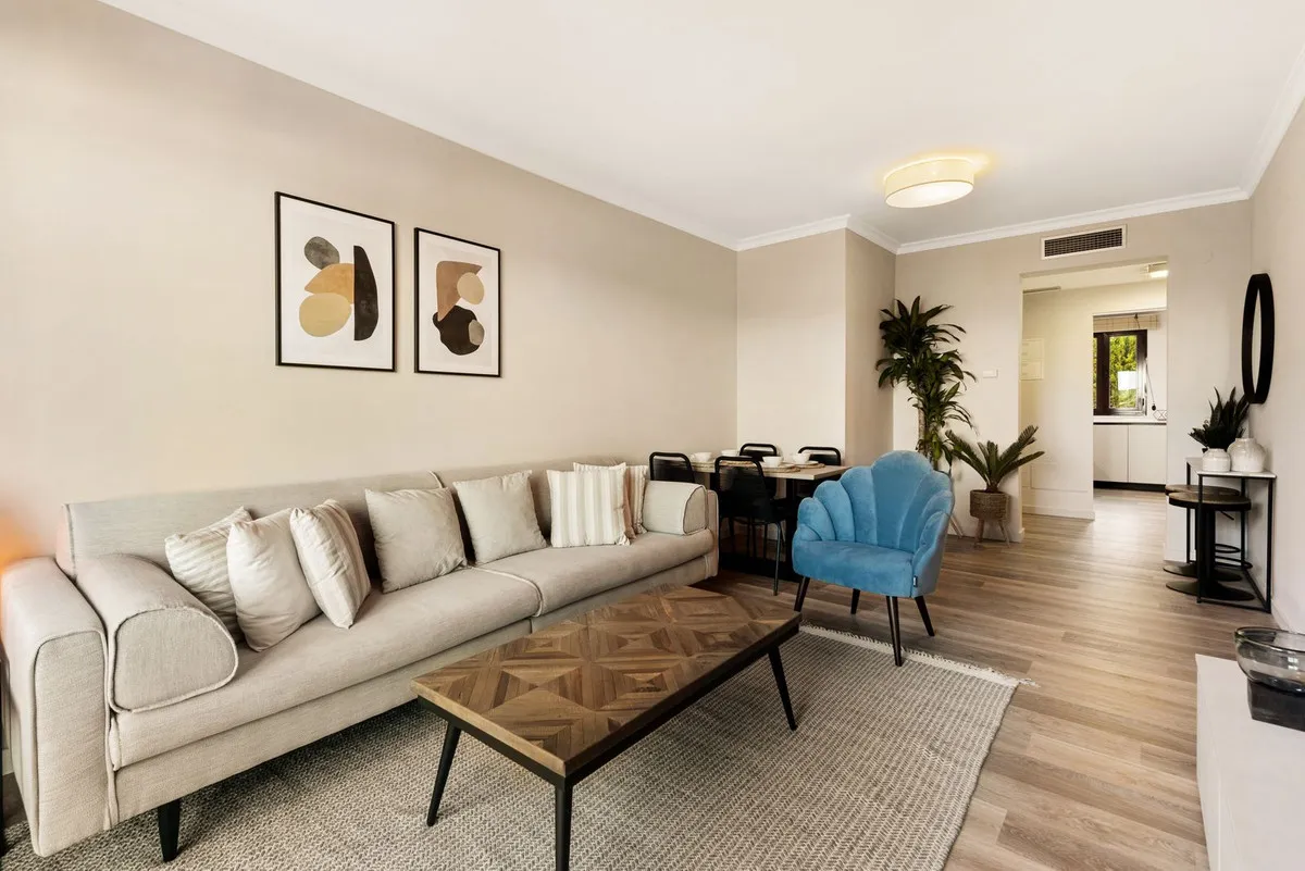 f5742b61-46bb-4bc9-bd07-8a4ab6d92a58