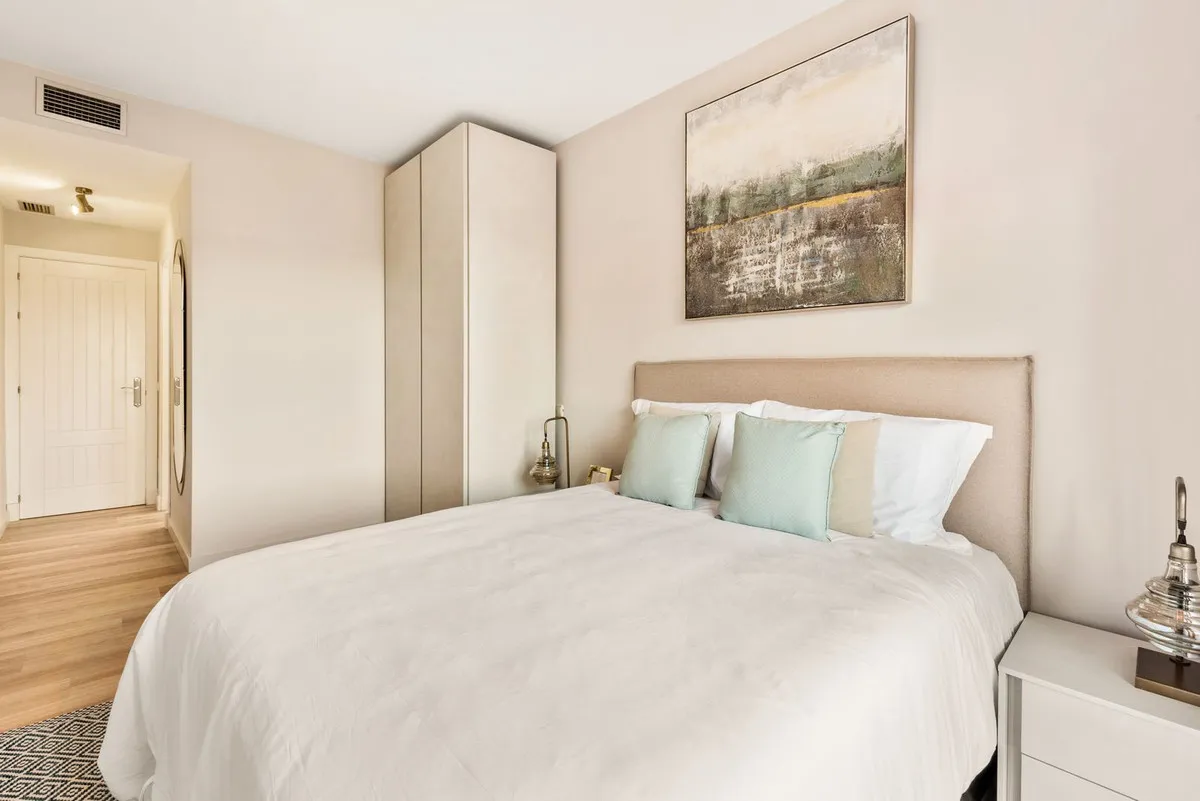 fff2bc74-cd67-4985-b3b8-c7ac7d4e9971