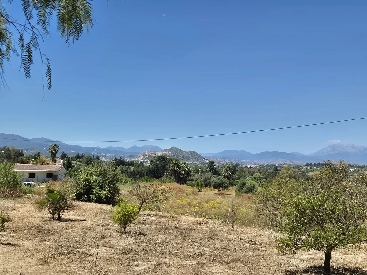 348b04cb-0e6a-4099-80b6-270f95c064ea