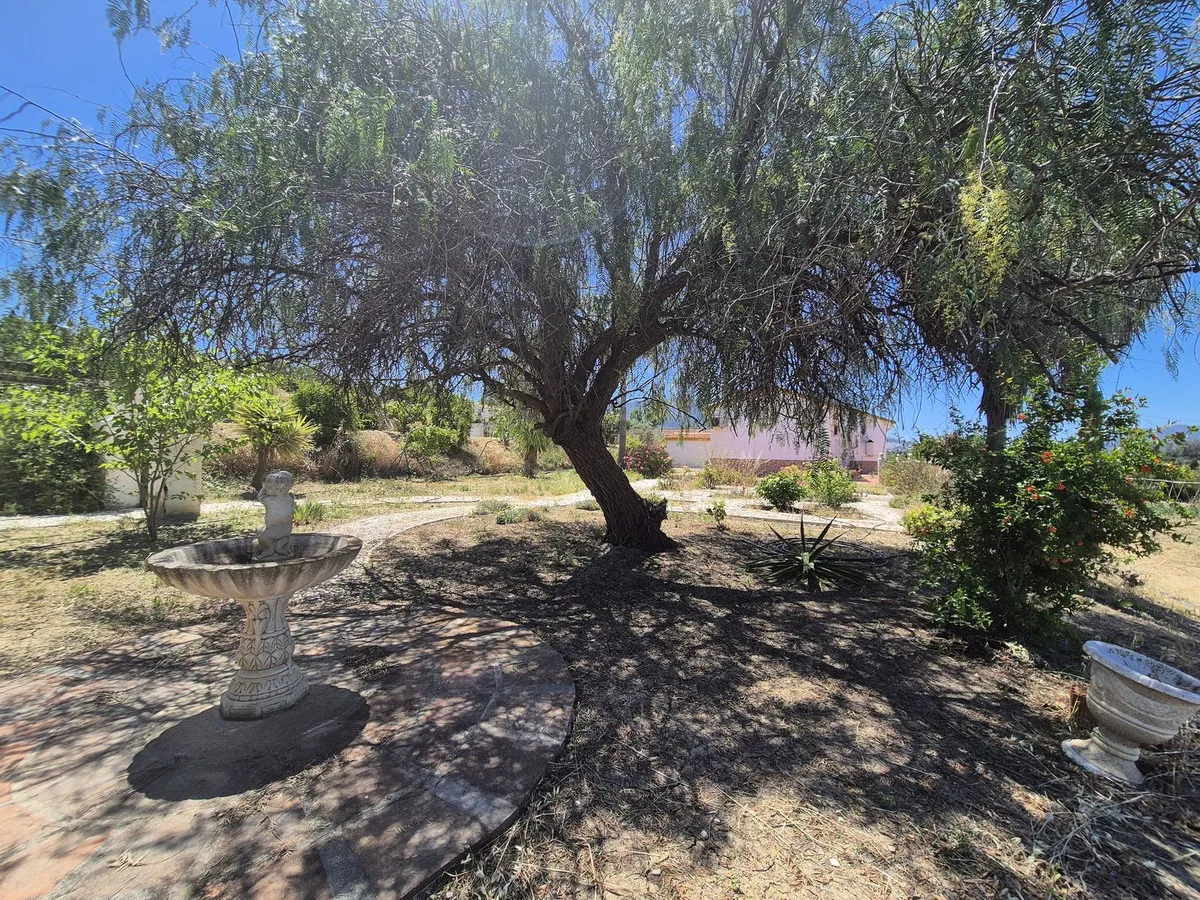 e4f3bebd-d8af-4b52-8ba1-d09f0a609b82