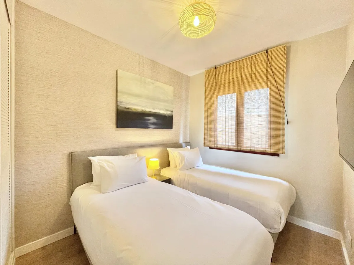 12582b46-1ed6-48af-a9f3-cebec15cd6ec