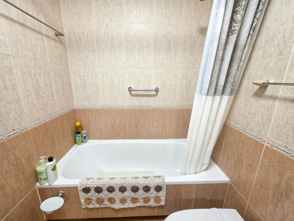 e0db0d6a-5d24-4a9a-a294-80d1c89df4ea