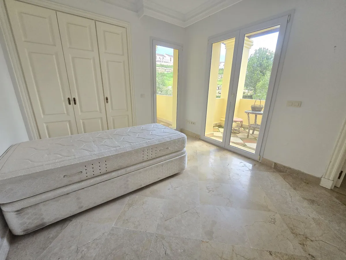 042e44e8-6998-4282-98ec-1fe21678f940