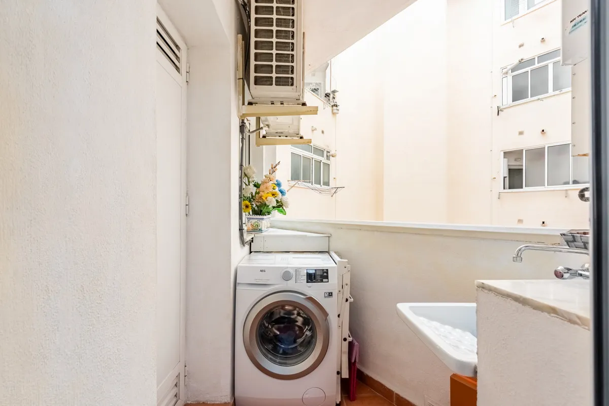 52d4b1bb-e0dc-4fda-89c5-6d107ea28c1d