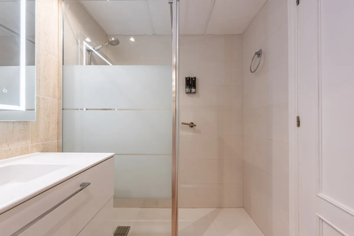 8756e2de-6636-43da-99ec-e5fb078873b0