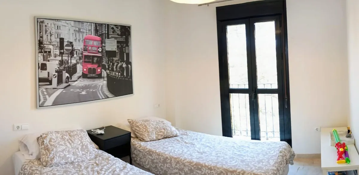 8cff9a90-c869-420b-99e8-941f350da387