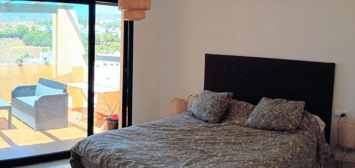 ca6e8536-704b-4aa2-a5b1-53d9c762d7dc