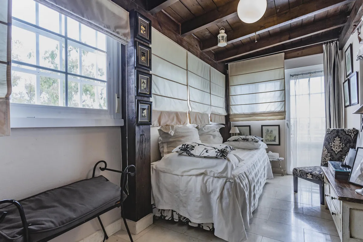 deb052fc-97f7-4c8c-9e76-818c35aab0dc