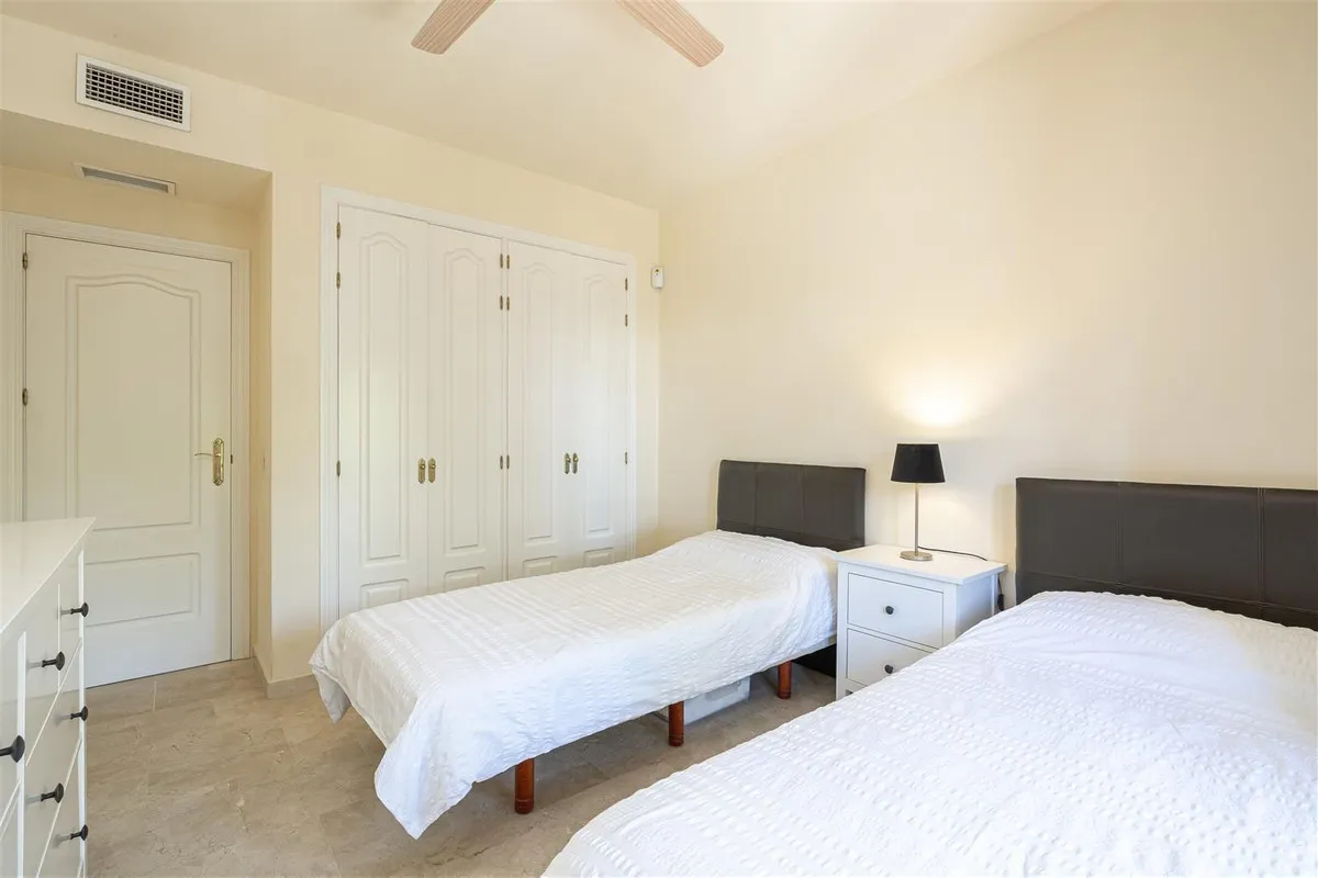 197e6242-df97-4ec9-bd39-5f1b29322afb