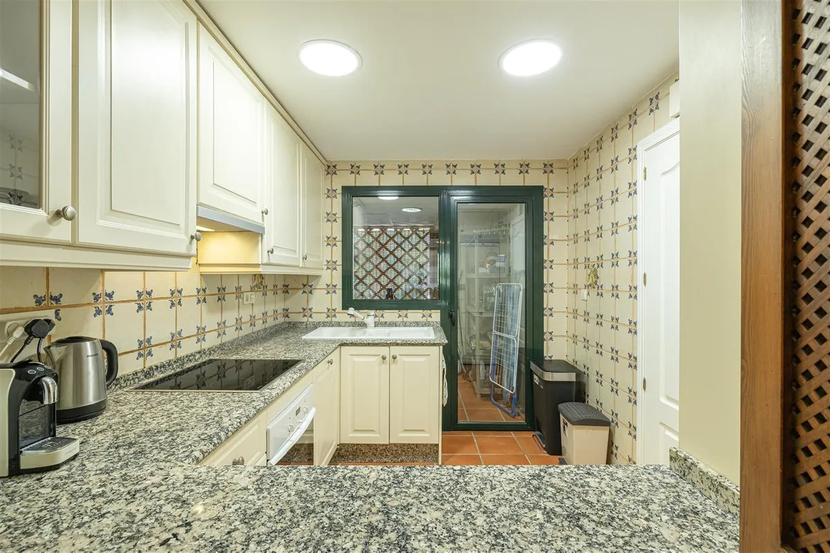 1a303ffd-51ef-45f0-9dee-3b41b1eff5f2