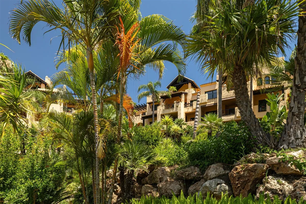 b773a3fb-4427-431d-be4f-f947a5ab6139