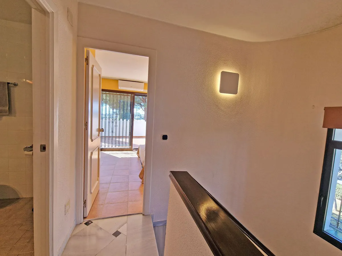 16346dd0-dc06-459c-8b0a-e56d7e80d71a