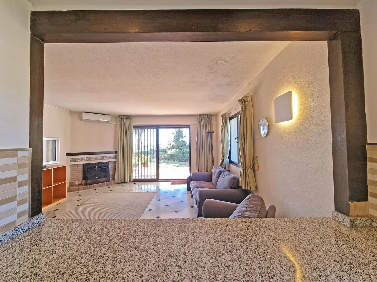 70da06f5-80a4-426c-bfff-aa99176b0ffa