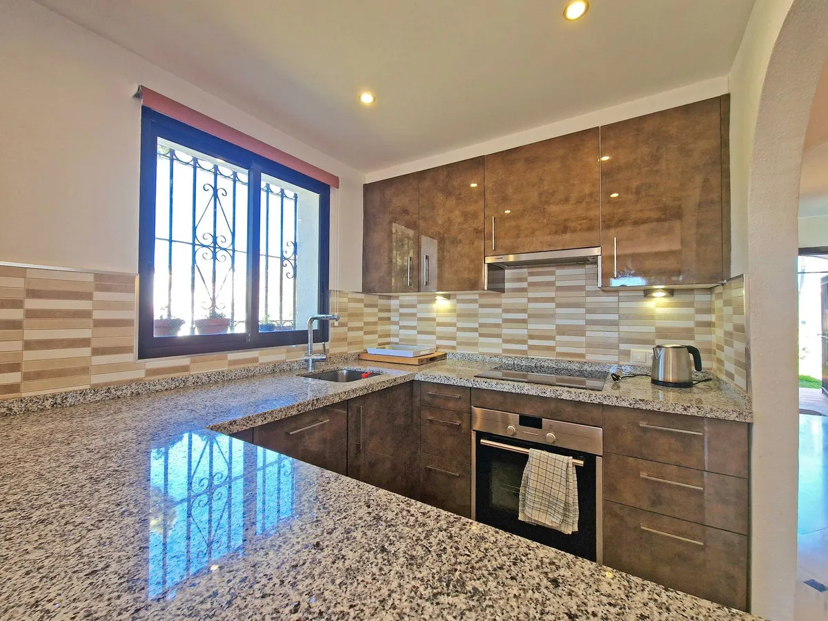 a890ef1a-933a-49b9-a889-6b84d9f88fba