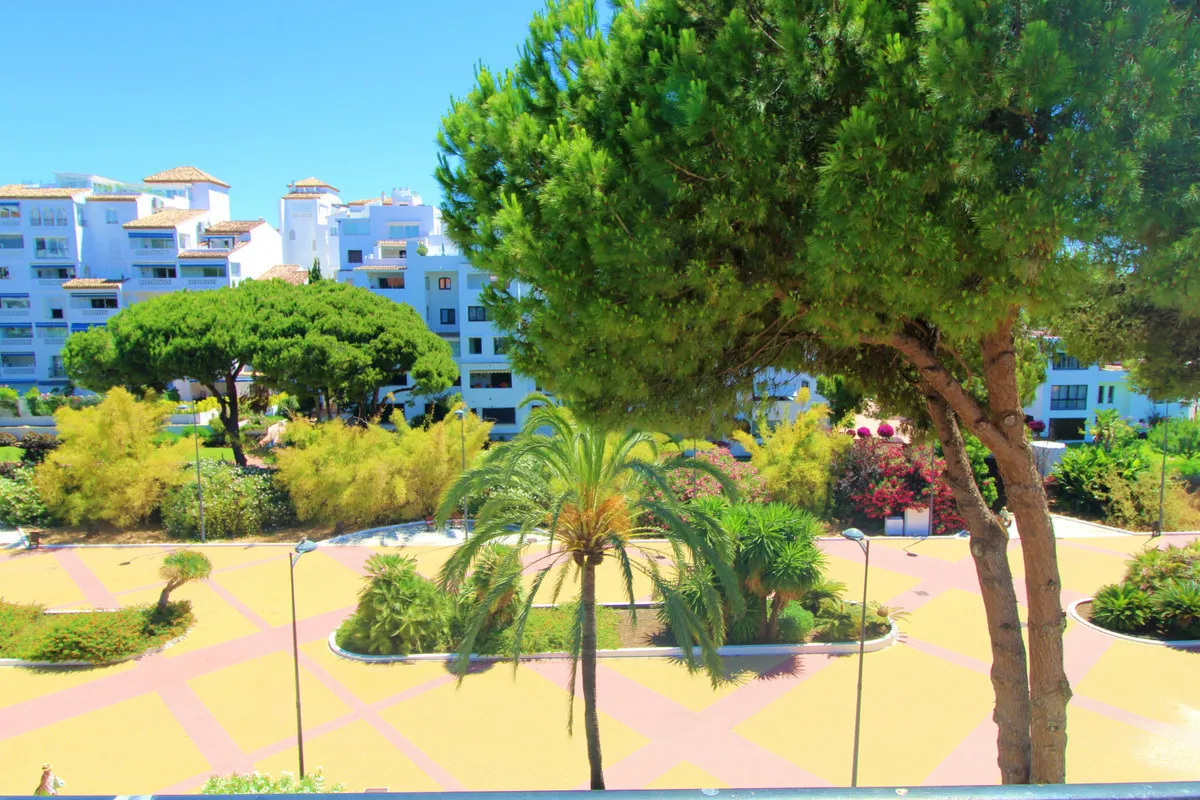 e26f2fba-55fe-46a8-9992-066bf11e9378