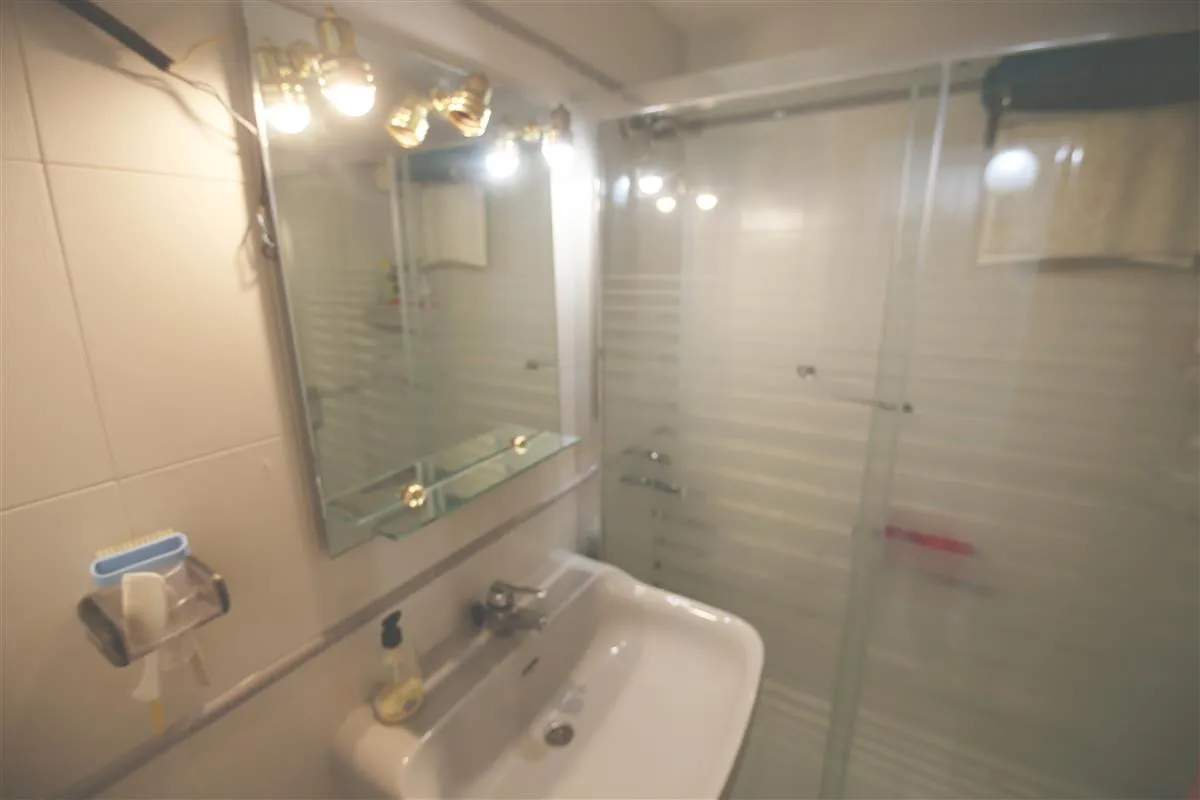 12387d38-3200-48e7-8a61-a76d638a78e3