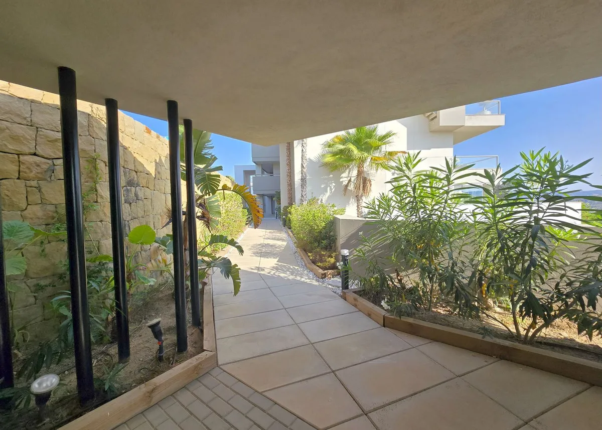 4fcb127b-b97b-41cc-9a39-d4634521eab4