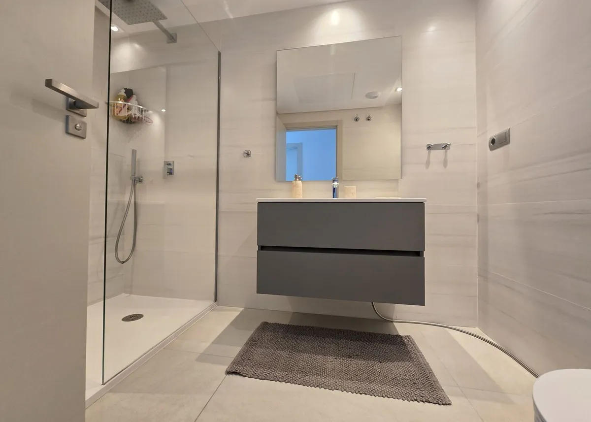 ec91cf75-7f57-4f1c-83cb-5c9c8dab5a47