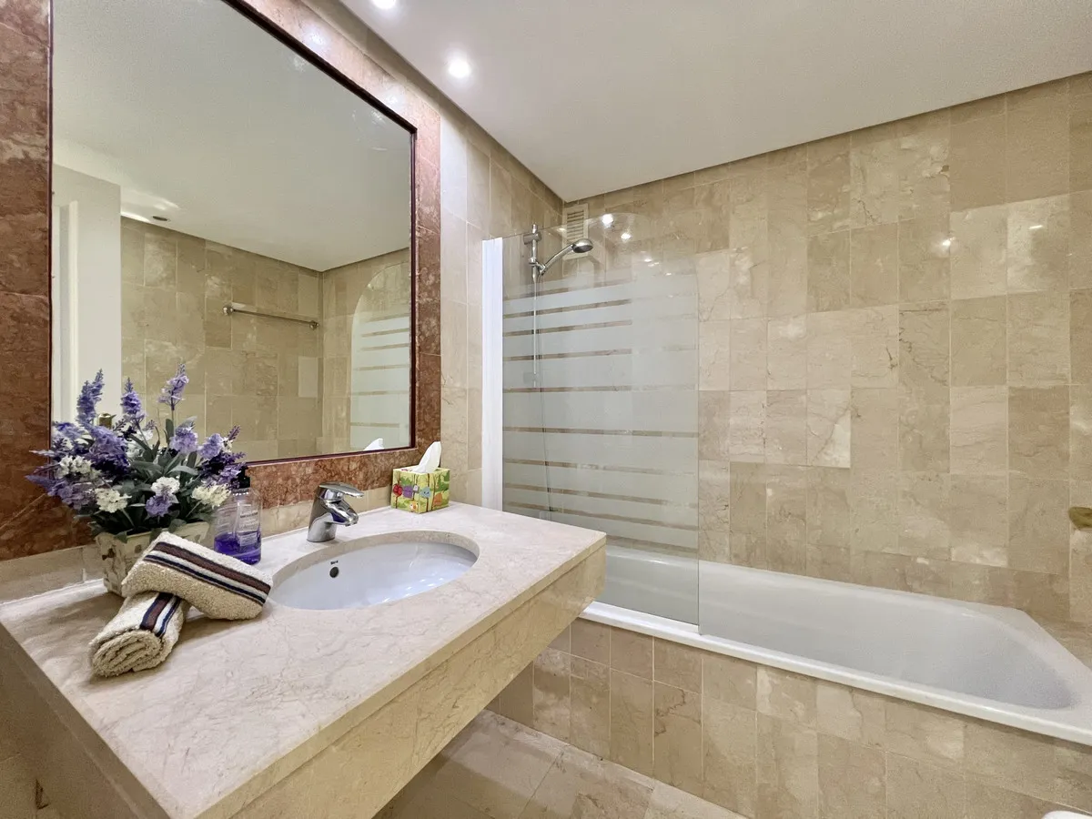 47c99837-0fa2-4098-9c8c-eaff84b5d8ff