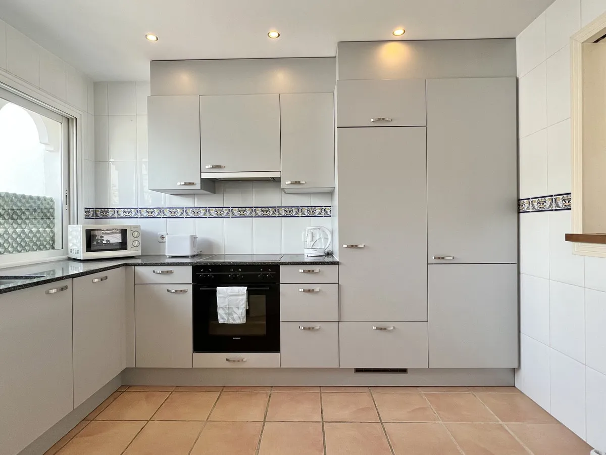 bf6dd5a4-3dda-4b02-bc8e-0c7573deca5a