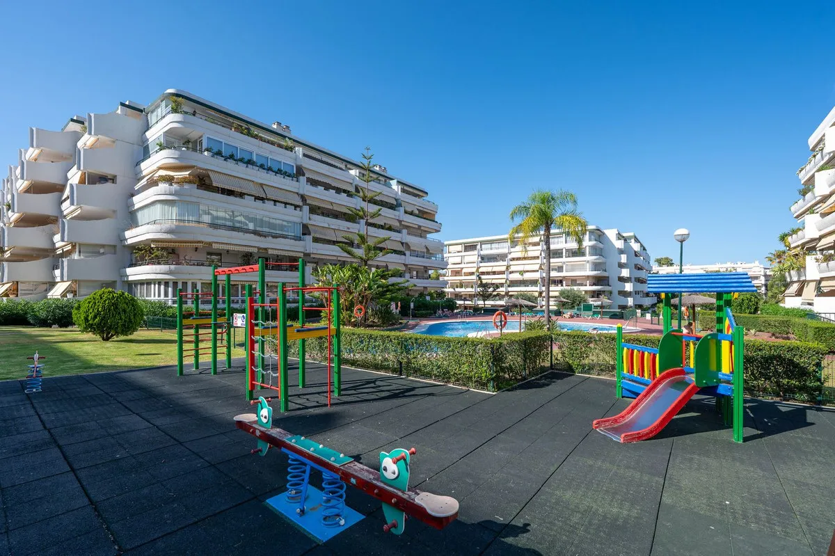 761bcc28-3066-4ce0-afef-28dfb55cfad6