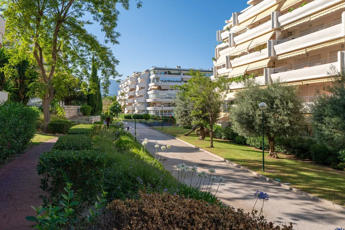 867b42dd-ec1e-4cf2-badc-b6be0634be6b