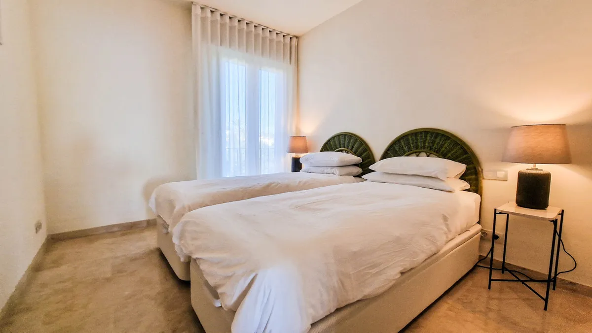 8a367d02-ea27-48c2-afbe-3da433040acd