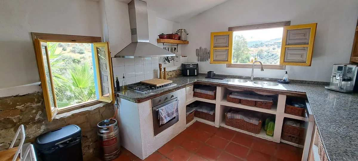 11884b46-3a30-43a1-b692-4a3509fe2621