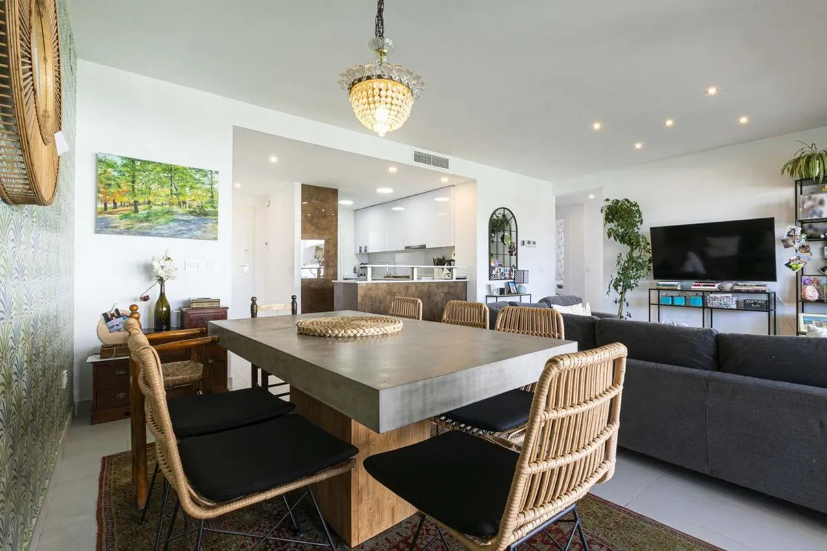 2b8d4283-6c1c-455c-b427-0178813feb81