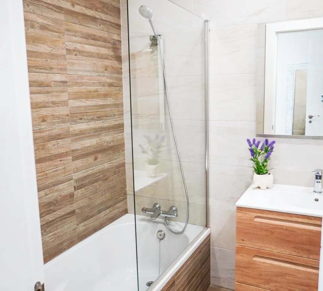 4a9d0537-d182-4955-a8b1-1c51556db4b1