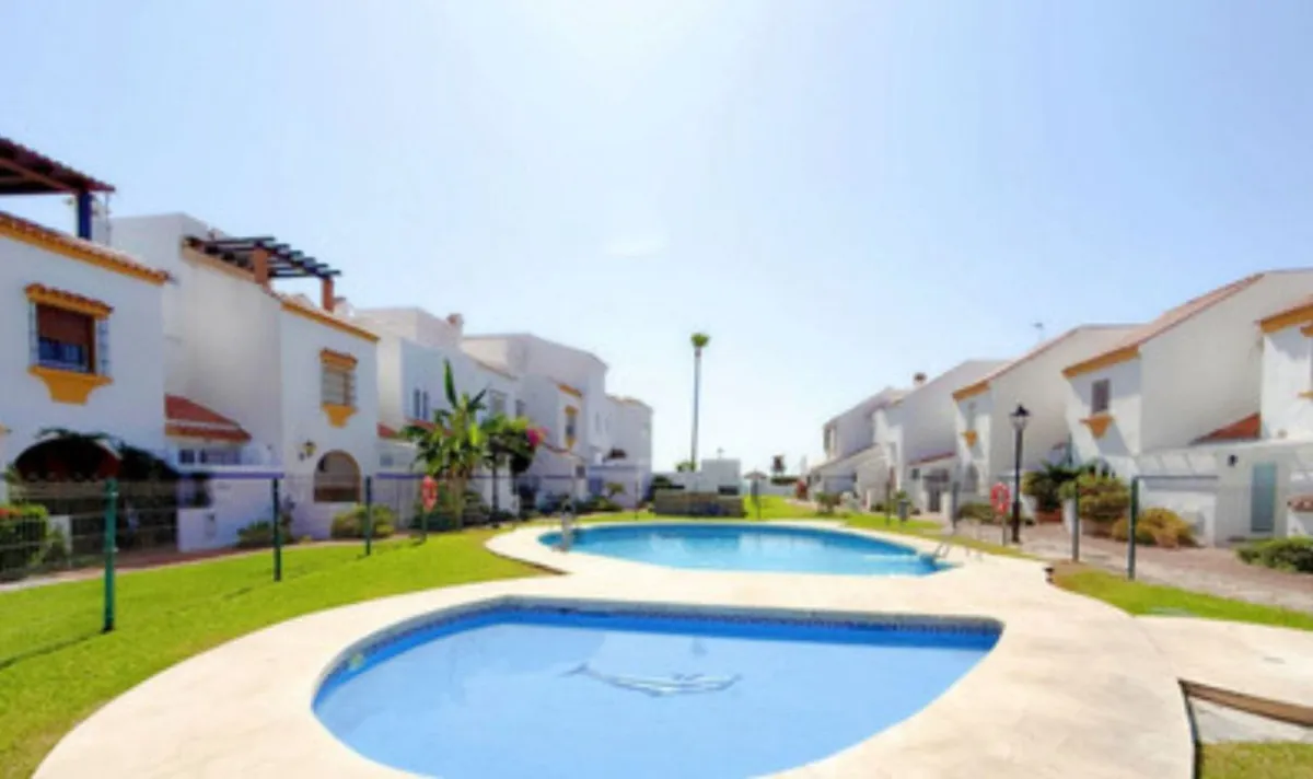 30e8b219-2ab2-48db-b058-9f0fe66fd7b7